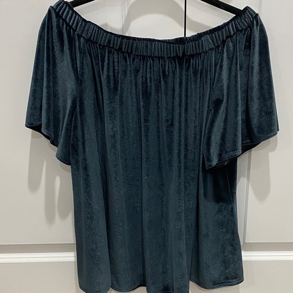 Chelsea & Theodore Off-Shoulder Dark Gray Blouse